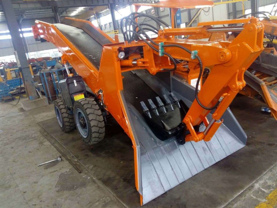 從扒渣機廠家方向看，如何選購一臺性價比高的扒渣機