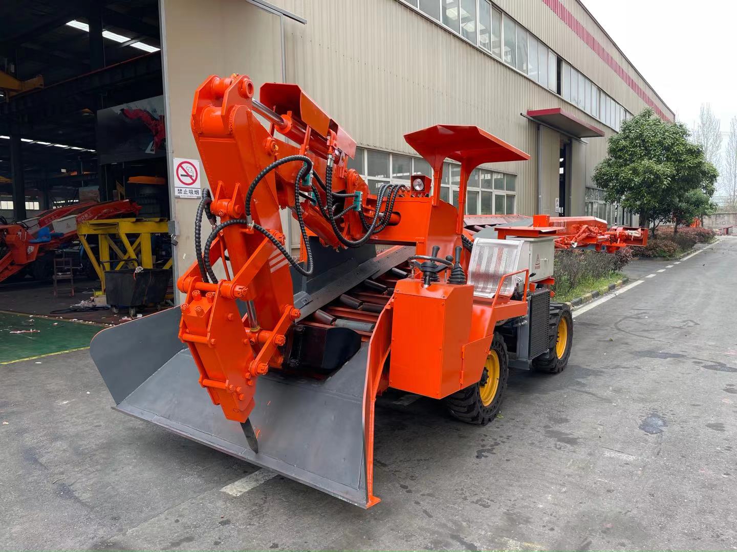 礦用扒渣機的油箱該怎樣檢查？有什么注意事項？